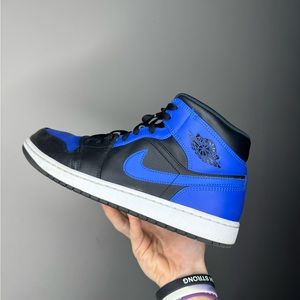 Nike Jordan 1 mid hyper royal blues- Great conditon- Men’s Size US 11
